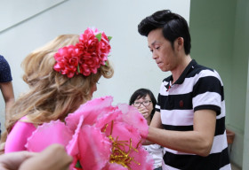 Hoài Linh, Việt Hương thân thiết trong hậu trường