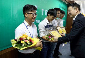 Cathay Life Việt Nam trao hàng trăm học bổng toàn phần cho sinh viên
