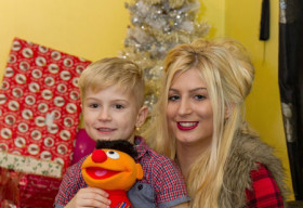 Đóng phim sex kiếm tiền mua quà Giáng sinh cho con