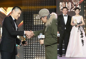 Ngô Diệc Phàm, Triệu Lệ Dĩnh giành giải ông hoàng và nữ hoàng weibo 2015