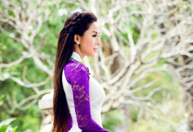 Á hậu Tố Uyên dịu dàng nền nã với áo dài