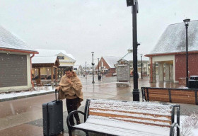 Mr Đàm đội tuyết đi mua sắm tại Mỹ