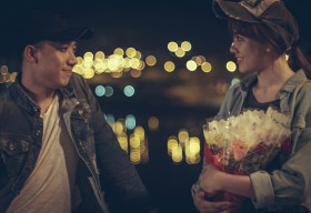 Trấn Thành – Hariwon đùa giỡn nhắng nhít trên phim trường