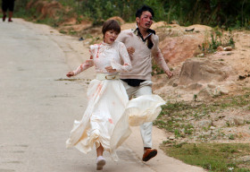 Dương Cẩm Lynh và Nguyễn Phi Hùng gây ám ảnh với hình ảnh máu me bê bết