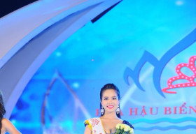 Dương Kim Ánh đăng quang Hoa hậu Áo Dài Biển Việt Nam 2016