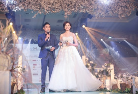 Kim Duyên diện váy cưới lộng lẫy sánh bước Bá Niên