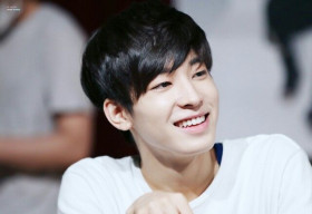 Wonwoo Seventeen khiến dân mạng dậy sóng vì anti SNSD