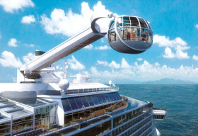 Du thuyền Ovation of the Seas ‘vượt mặt’ resort 5 sao trên đất liền