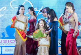 Hoa khôi Sắc đẹp Trương Quỳnh Tiên vừa được vinh danh tại Hà Nội