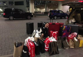 Mr Đàm: ‘Có ai biết cách chữa hộ bệnh mua sắm cái’