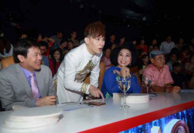 NSND Bạch Tuyết bị Nguyên Vũ tiết lộ sở thích chơi game