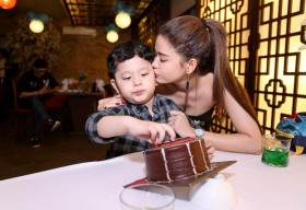 Trương Quỳnh Anh và Tim hạnh phúc mừng sinh nhật con trai