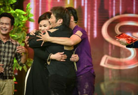 Linh Tâm – Cẩm Thu tái hợp trên sân khấu sau 10 năm tan vỡ