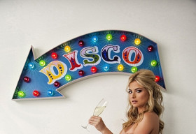 Ảnh khỏa thân của hoa hậu Anh bị phát tán