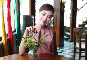 MC Đỗ Phương Thảo bất ngờ được mời tham dự Mrs.Universal 2016