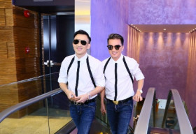 Đàm Vĩnh Hưng cùng Dương Triệu Vũ diện đồ đôi thể hiện tình tri kỷ