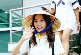Dara (2NE1) giản dị nón lá, thân thiện đến Việt Nam