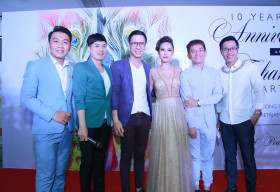 Dàn MC nổi tiếng chúc mừng MC Đỗ Phương Thảo 10 năm cầm Mic