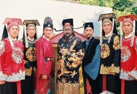 Những sao châu Á phải đóng phim cấp 3 vì trả nợ