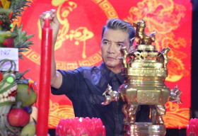 Mr Đàm tổ chức Lễ giỗ tổ ngành sân khấu sau 20 năm ‘dạm ngõ’ nghiệp hát