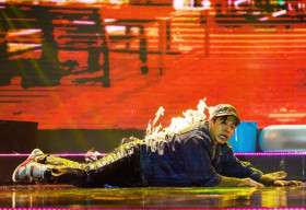 Quán quân Xém Cười phản đối đem tổ nghiệp lên sân khấu