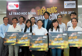 Sapporo Việt Nam trao học bổng ‘Tiếp bước thành công’ 2016