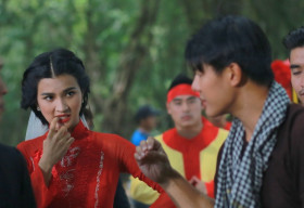 Bất ngờ với Lục Vân Tiên – Kiều Nguyệt Nga phiên bản Tết 2017