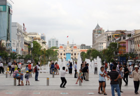 Đất phố đi bộ Nguyễn Huệ có giá 1.2 tỷ đồng/m2