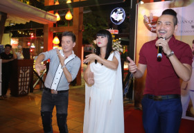 Đàm Vĩnh Hưng mở tiệc ăn mừng, khoe gia tài 100 ‘đứa con’