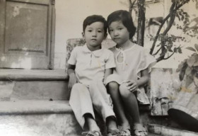 Danh hài Thúy Nga tiết lộ loạt ảnh hiếm thời bé