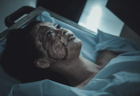 Trương Quỳnh Anh gây ám ảnh với gương mặt nát bét chết trong tủ xác