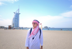 Jun Phạm ‘du hí’ Dubai tìm cảm hứng nghệ thuật
