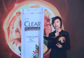 Clear thảo dược mới – ‘Cuộc cách mạng’ dầu gội từ Clear