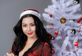 Lại Thanh Hương căng tràn sức sống trong loạt ảnh mừng Noel