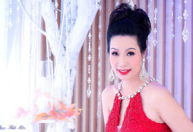 Trịnh Kim Chi lộng lẫy nổi bật đi sự kiện