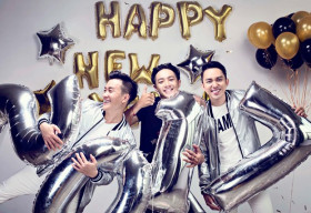 Lương Mạnh Hải cùng dàn hot boy nổi loạn đón Tết Đinh Dậu