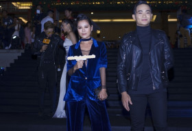 Nam Thư ‘chuẩn men’, Anh Tú lạnh lùng sánh đôi trên thảm đỏ