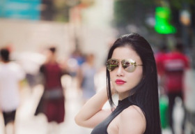 Hoa hậu Janny Thủy Trần tự thưởng Tết cho mình bằng chuyến du lịch Singapore