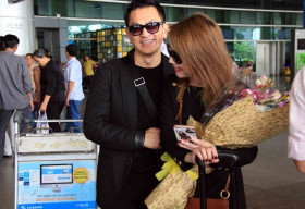 Bạn trai ‘hộ tống’ Thanh Thảo về nước sau thời gian nhập viện ở Mỹ