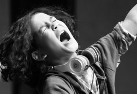 Cậu bé 8 tuổi gây ấn tượng với khả năng chơi nhạc DJ ‘cực chất’