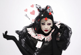 Võ Hoàng Yến biến hình lạ mắt trong bộ ảnh thời trang ‘quân bài Tây’