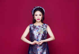 Lương Bích Hữu nữ tính dịu dàng với áo dài cách tân