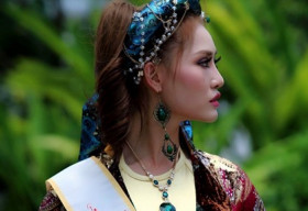 Người mẫu Ngọc Hà tự tin khoe nhan sắc cùng các người đẹp châu Á