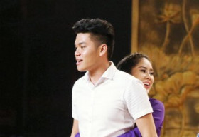 Lê Phương và bạn trai Trung Kiên ‘đá xéo’ chuyện tình yêu của Ngọc Trinh