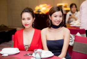 Á hậu Phan Quỳnh Ngân hội ngộ Thúy Vân mừng chiến thắng