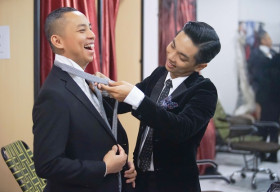Chí Anh, Phan Hiển thân thiết trong hậu trường liveshow Khánh Thi