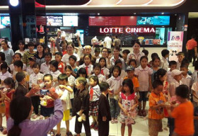 Lotte Cinema chiếu phim miễn phí cho hơn 1500 trẻ em mồ côi