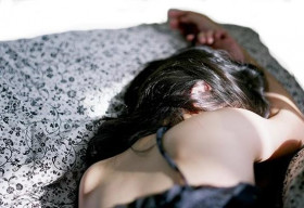 Ép vợ xem phim sex để trả thù tội ngoại tình