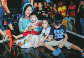 Ốc Thanh Vân vừa làm giám khảo vừa chăm 3 con trên trường quay