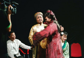 Nguyễn Sanh từ Mỹ về phụ diễn, giúp Trịnh Tuấn Vỹ thắng nhất tuần